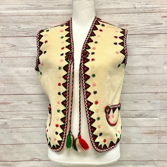 Source Unknown Cream and Red Embroidered Vest - Picture 1 of 8